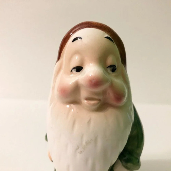 Vintage Walt Disney Sleepy Ceramic Figurine Snow  White Japan 5 Inch Tall - Picture 2 of 16